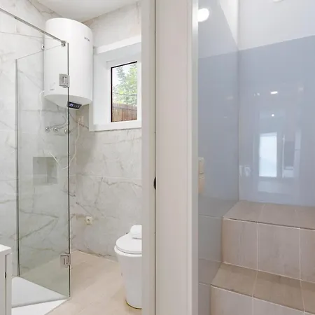 Modern & Authentic Retreat By Hostwise Vakantiehuis Porto